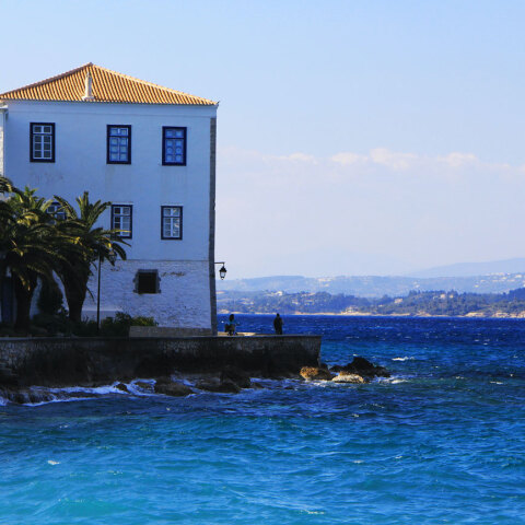 Σπέτσες ©Unsplash/ Eleni Afiontzi