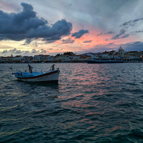 Σάμος ©Unsplash/ Fotis Fotopoulos