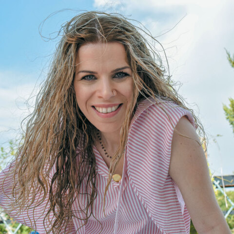 Η Ικαρία της Βιολέττας Ίκαρη