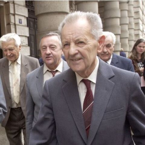 Mίλος Γιάκες 