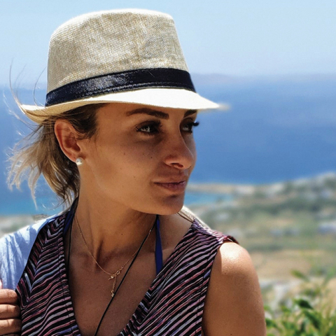 H Tήνος της Βασιλικής Μιλλούση