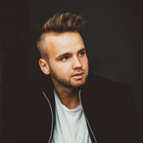 O γερμανός μουσικός παραγωγός DJ Topic