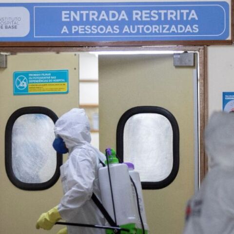 Πάνω από 2 εκατομμύρια κρούσματα κορωνοϊού στη Βραζιλία 