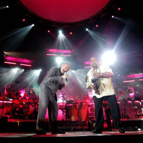 Στιγμιότυπο από τη συναυλία του Phil Collins στο ΣΕΦ το 2005