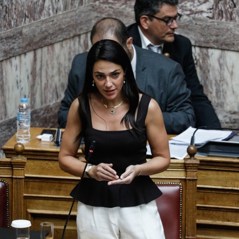 15.000 voucher θα διατεθούν σε εργαζόμενες μητέρες στο Δημόσιο για βρεφονηπιακούς σταθμούς, δήλωσε η υφυπουργός Εργασίας, Δόμνα Μιχαηλίδου