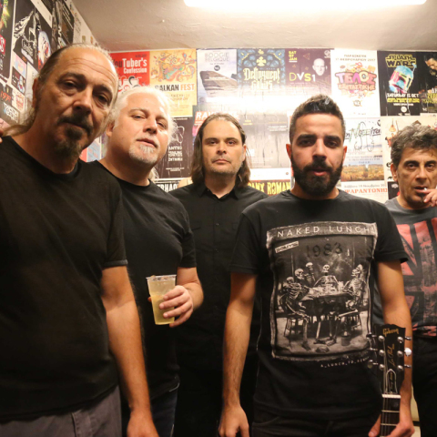 Το ροκ συγκρότημα Magic De Spell 