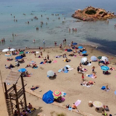 Καβούρι, παραλία και καύσωνας 