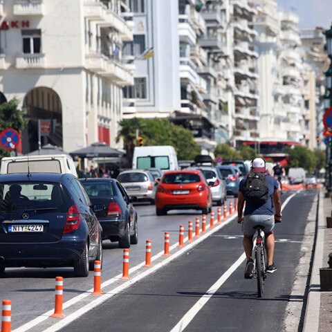 Ο νέος ποδηλατόδρομος στη λεωφόρο Νίκης στη Θεσσαλονίκη