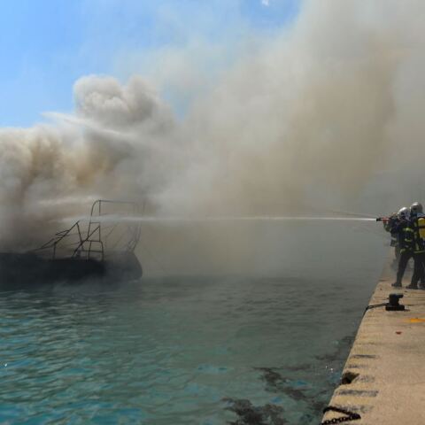 Φωτιά σε ιστιοφόρο 