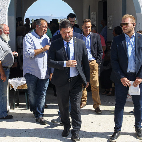  ΝΙΚΟΣ ΧΑΡΔΑΛΙΑΣ - ΕΠΙΜΝΗΜΟΣΥΝΗ ΔΕΗΣΗ ΣΤΟ ΕΚΚΛΗΣΑΚΙ ΤΟΥ ΑΓ. ΘΩΜΑ ΣΤΟ ΚΟΚΚΙΝΟ ΛΙΜΑΝΑΚΙ ΓΙΑ ΤΑ 102 ΘΥΜΑΤΑ ΘΥΜΑΤΑ ΤΗΣ ΠΥΡΚΑΓΙΑΣ ΣΤΟ ΜΑΤΙ 