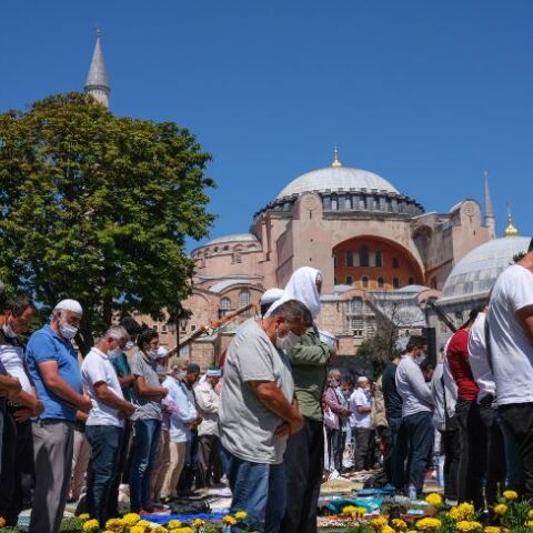 Αντίδραση του ΥΠΕΞ για τη μουσουλμανική προσευχή στην Αγία Σοφία 