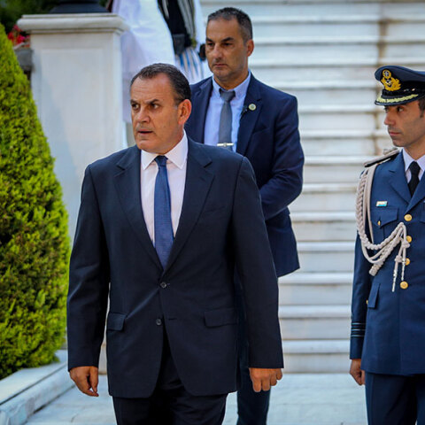 Νίκος Παναγιωτόπουλος και Αικατερίνη Σακελλαροπούλου μίλησαν για τις τουρκικές προκλήσεις και το Oruc Reis στη δεξίωση στο Προεδρικό Μέγαρο για την 46η επέτειο από την αποκατάσταση της Δημοκρατίας