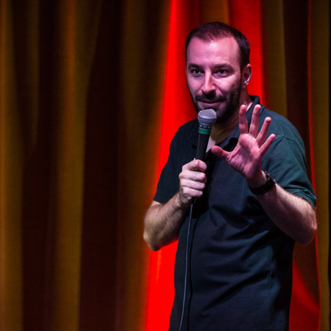 Γιώργος Χατζηπαύλου στο στούντιο του Athens Voice Radio