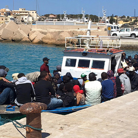  Λαμπεντούζα - Πρόσφυγες - Μετανάστες