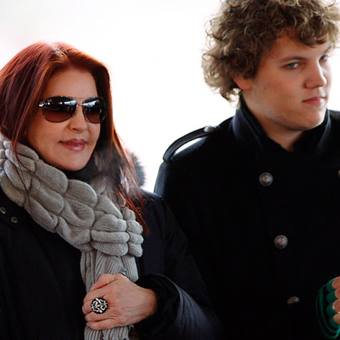 Η Πρισίλα Πρίσλεϊ με τον εγγονό της Μπέντζαμιν Κιου