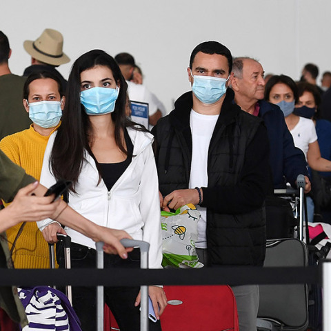 Κορωνοϊός - Λονδίνο - Αεροδρόμιο 