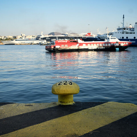 36χρονη έπεσε στη θάλασσα στο λιμάνι του Πειραιά