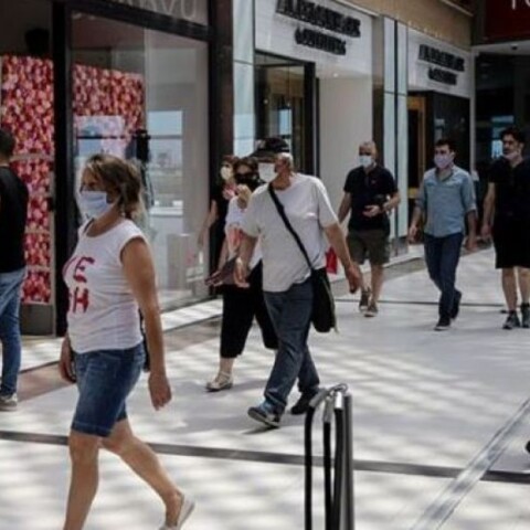 Γώγος: Απολύτως απαραίτητη η χρήση μάσκας σε κλειστούς χώρους