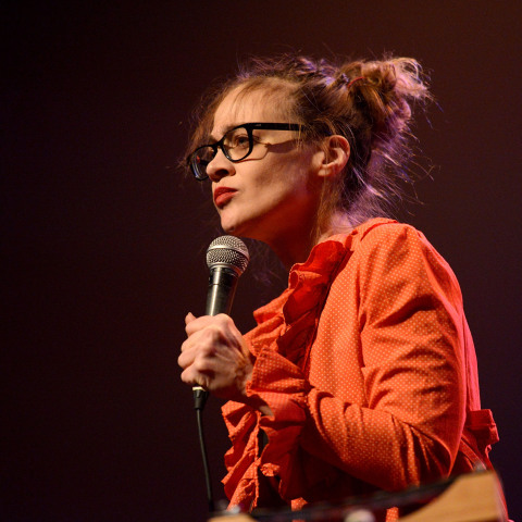 Η Αμερικανίδα τραγουδοποιός Fiona Apple 