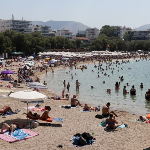 Καιρός: Κορυφώνεται ο καύσωνας - Ως 40 βαθμούς η θερμοκρασία