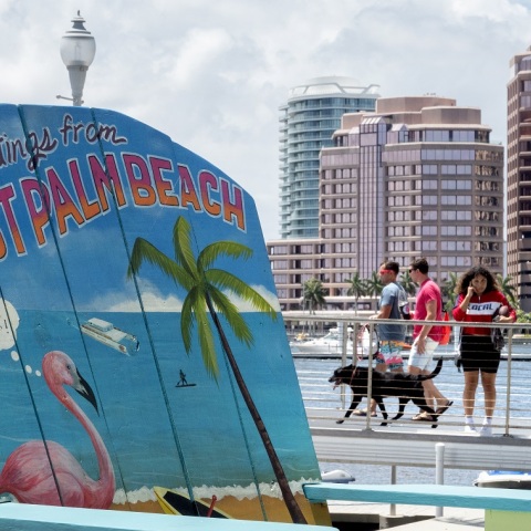 Κορωνοϊός: Ξεπερνούν τους 1100 οι νεκροί για άλλη μια μέρα στις Ηνωμένες Πολιτείες, φτάνοντας τους 154.002, ενώ δεν δείχνει σημάδια υποχώρησης η πανδημία