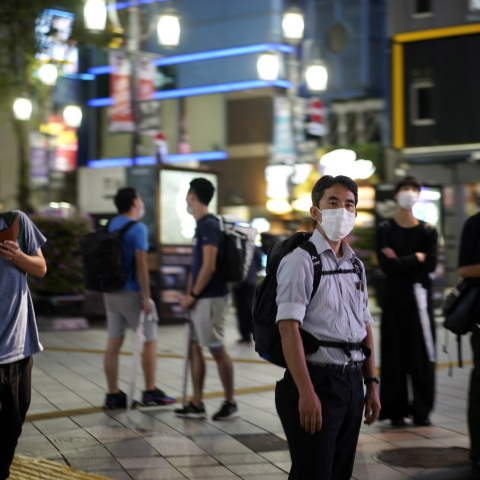 Άνθρωποι με μάσκες στο Τόκιο