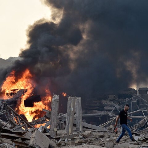 Φονική έκρηξη στον Λίβανο - Ισοπεδώθηκαν κτίρια στο λιμάνι της πρωτεύουσας Βηρυτού