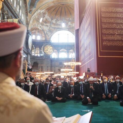 Η πρώτη προσευχή στην αγία Σοφία ως τέμενος