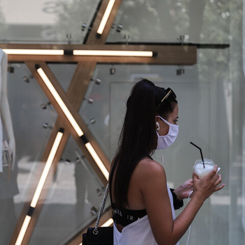 Κορωνοϊός: Εντατικοποιούνται οι έλεγχοι για τη χρήση μάσκας