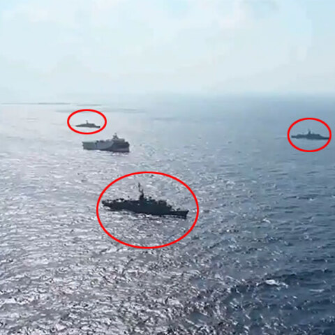 Το Oruc Reis συνοδεύεται από τουρκικές φρεγάτες