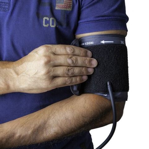 blood-pressure-monitor-1749577_1920.jpg