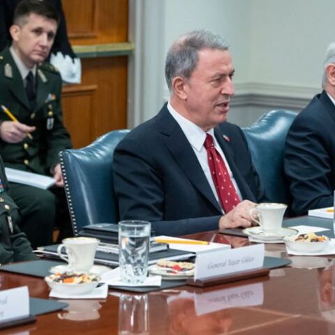 Χουλουσί Ακάρ 