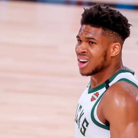 Ήττα-σοκ για Μπακς και Γιάννη