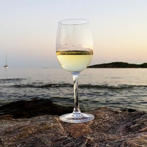 10 ελληνικά κρασιά που έχουν λιγότερο από €10