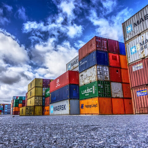 Για πρώτη φορά μετά από 20 χρόνια ΗΠΑ και ΕΕ κατέληξαν σε συμφωνία για τη μείωση δασμών στις εξαγωγές