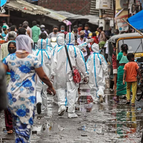 Πάνω από 55.000 οι νεκροί από κορωνοϊό στην Ινδία
