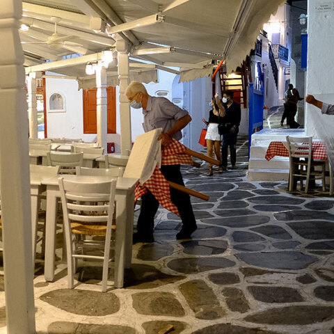 Μύκονος - Νέα περιοριστικά μέτρα για τον κορωνοϊό: Κλείσιμο των καταστημάτων στην εστίαση μετά τα μεσάνυχτα