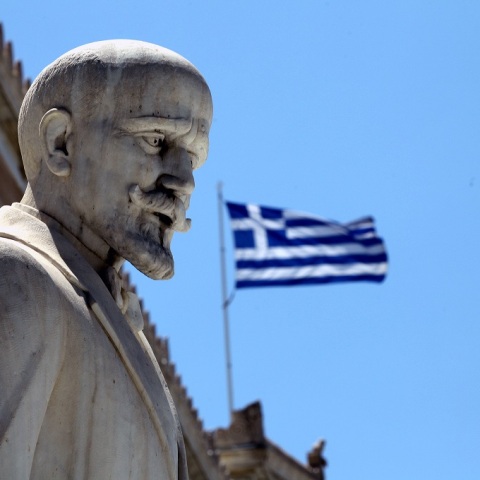 Άγαλμα του Ελευθέριου Βενιζέλου έξω από το ελληνικό κοινοβούλιο