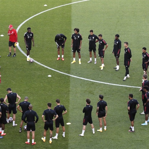 Η ομάδα της Μπάγερν Μονάχου σε προπόνηση πριν τον τελικό του Τσάμπιονς Λιγκ με την Παρί Σεν Ζερμέν