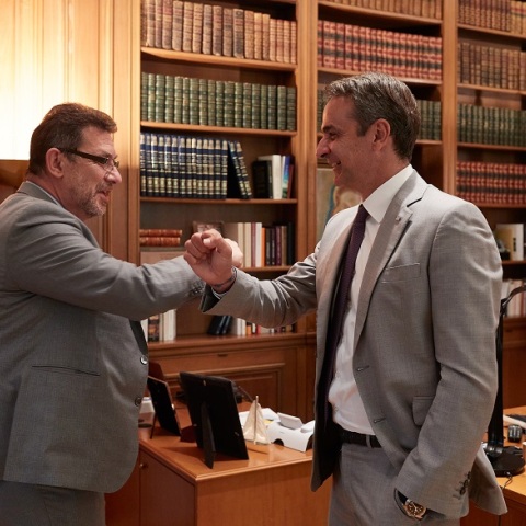 Μητσοτάκης - Μπουρλά