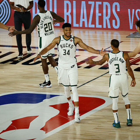 Ιστορική απόφαση από Μιλγουόκι Μπακς και Γιάννη Αντετοκούνμπο - Δεν κατέβηκαν να παίξουν τον αγώνα με το Ορλάντο, διαμαρτυρόμενοι για την αστυνομική βία