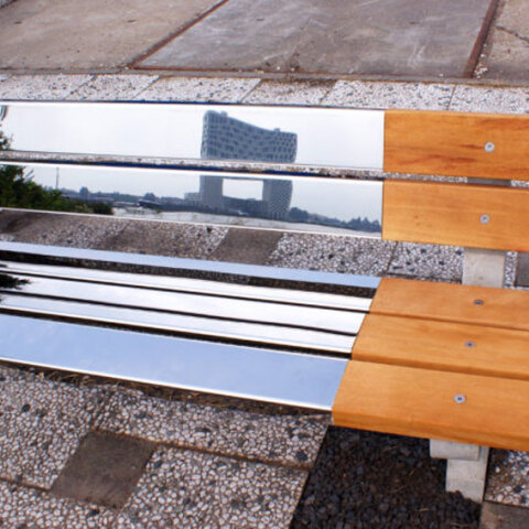 Benched», ένα παγκάκι κοινωνικής αποστασιοποίησης