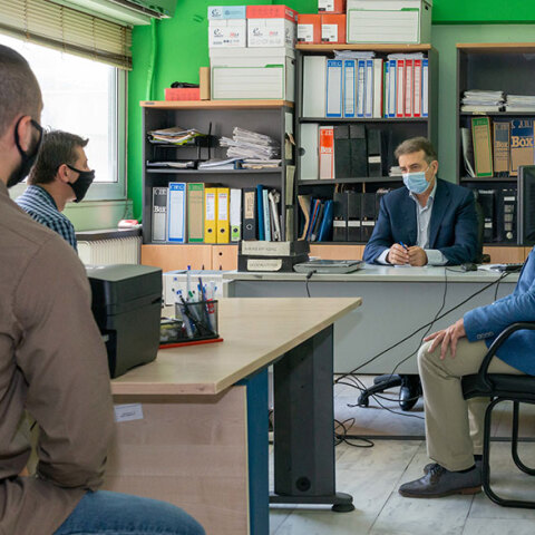 Επίσκεψη στο ΑΤ του Αγίου Παντελεήμονα πραγματοποίησε ο Μιχάλης Χρυσοχοΐδης