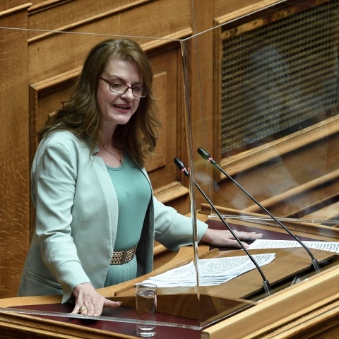 H Αναστασία-Αικατερίνη Αλεξοπούλου στο βήμα της Βουλής