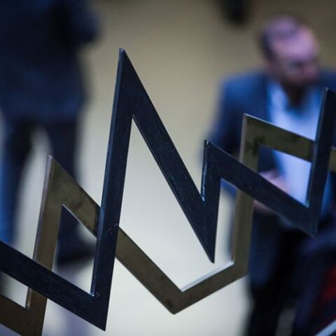 Έξοδος στις αγορές με δεκαετές ομόλογο