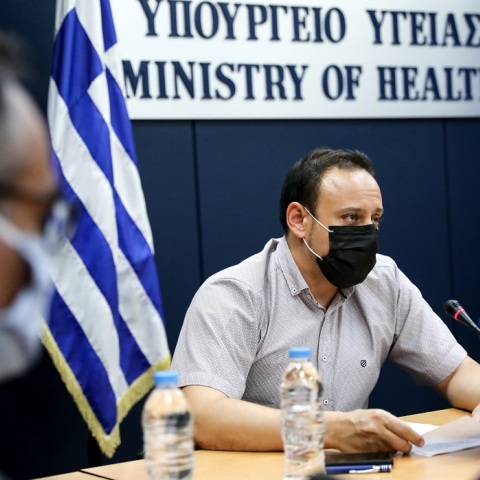 Ο Γκίκας Μαγιορκίνης στην ενημέρωση για τον κορωνοϊό