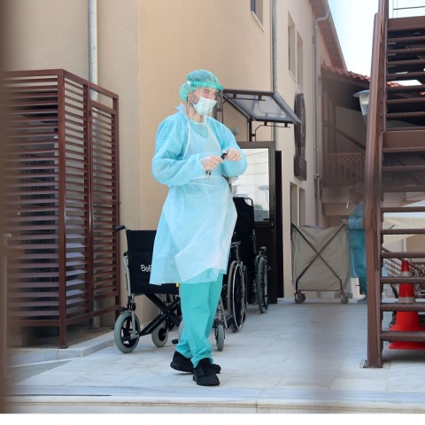 Προληπτικοί έλεγχοι στα γηροκομεία της χώρας