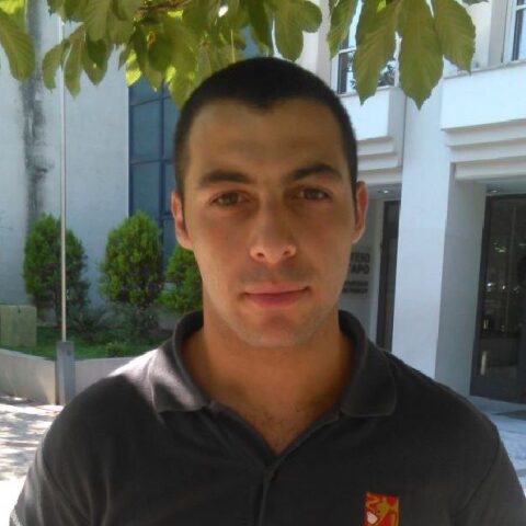 27χρονος εθελοντής πυροσβέστης κατέρρευσε στη διάρκεια κατάσβεσης πυρκαγιάς στο Αγρίνιο. Διακομίστηκε στο νοσοκομείο, όμως ήταν ήδη αργά.