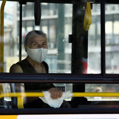 Κορωνοϊός: Ανησυχία για αύξηση κρουσμάτων στην Αττική, με αφορμή και την επιστροφή των εκδρομέων -Γιατί προβληματίζει το ηλικιακό γκρουπ των 50 – 60 