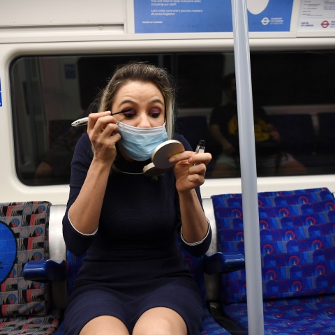 Σχεδόν 3.000 νέα κρούσματα κορωνοϊού καταγράφονται στη Μεγάλη Βρετανία – τα περισσότερα από τον Μάιο